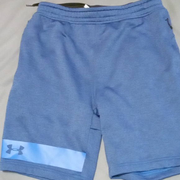 Shorts - Picture 2 of 4